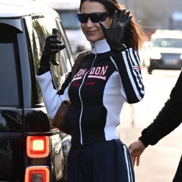 SWEATER VEST - Picture 2 of 4